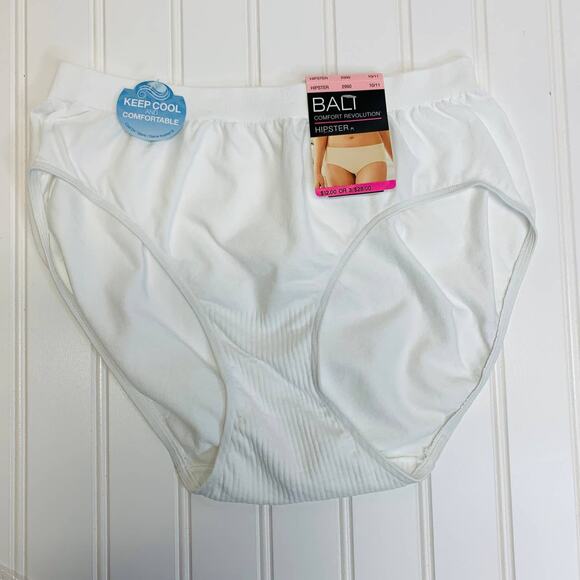 NWT Bali Comfort Revolution Hipster Panty Sz 10/11 White - Picture 1 of 4